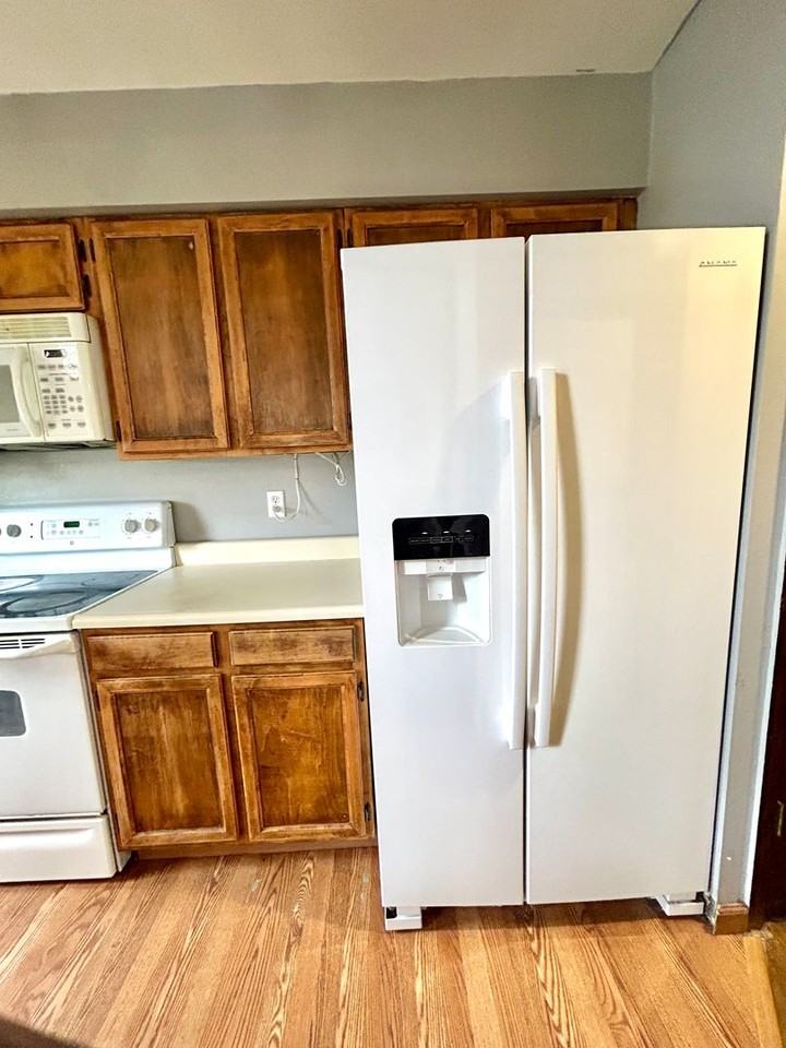 14211 E Dickinson Dr #C - Photo 7 of 23
