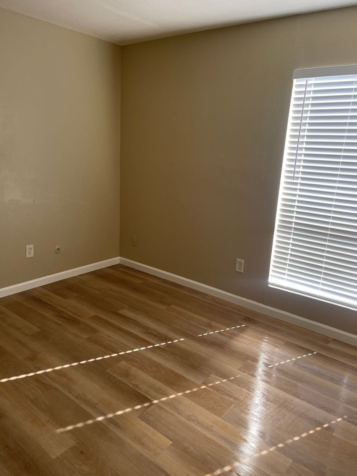 2201 Cedro Ct - Photo 2 of 6