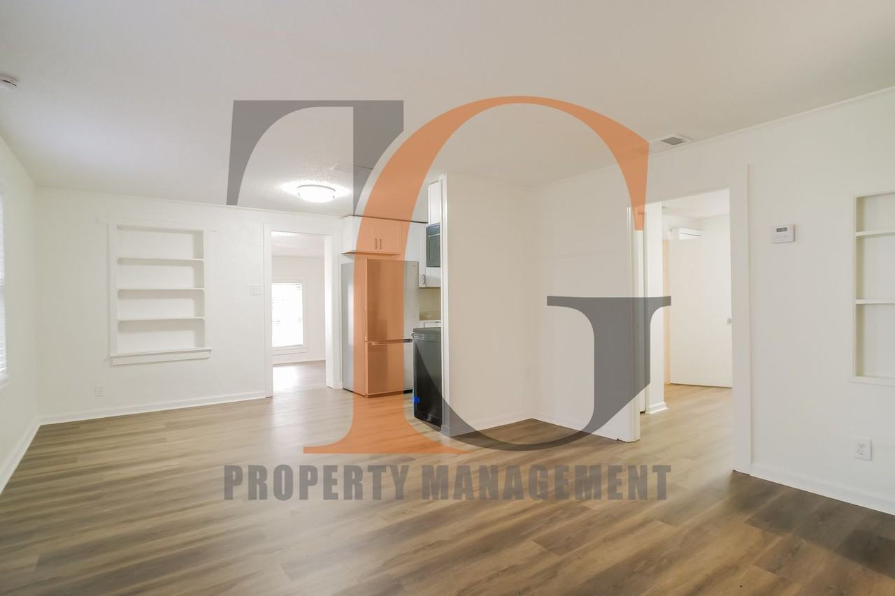 113 Cedar St - Photo 3 of 16