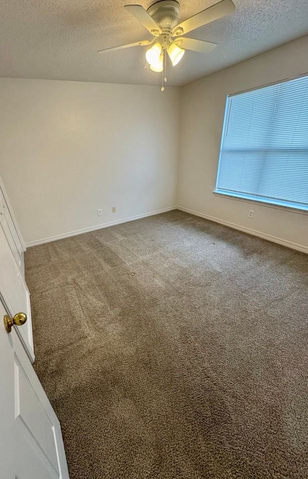 575 Florosa Ct - Photo 4 of 14