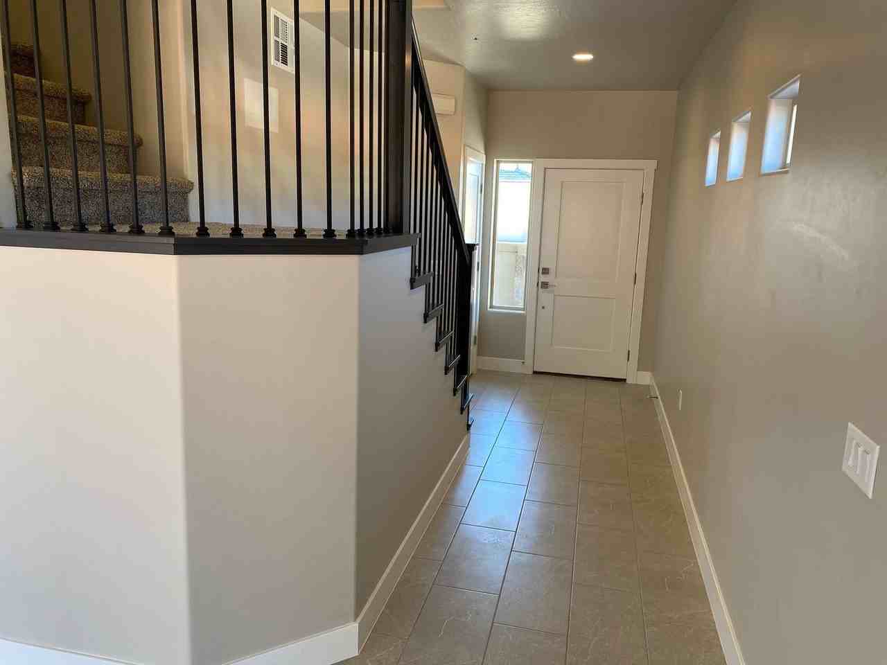 292 W Augusta Dr - Photo 2 of 39