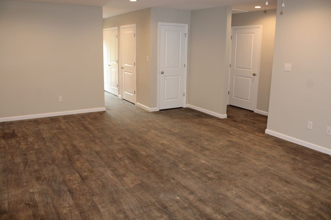 19038 Valerie Way - Photo 2 of 9