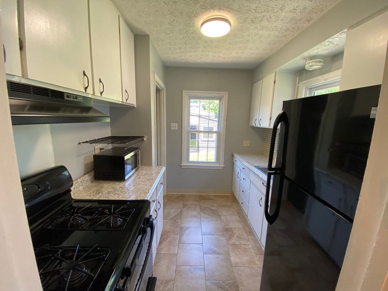 452 E Royal Forest Blvd - Photo 2 of 13