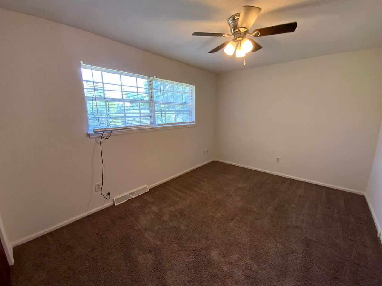 506 S Scott Blvd - Photo 3 of 26