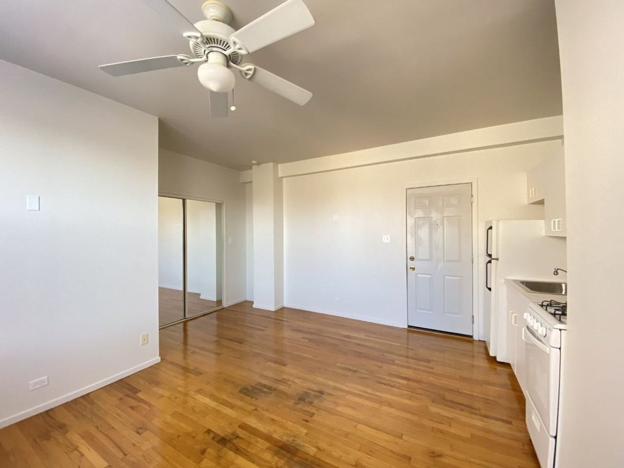 The Ambassador - Photo 3 of 23