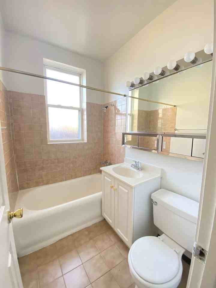 The Ambassador - Photo 6 of 23