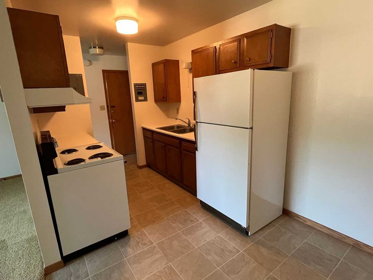 410 4th Ave Ne #10 - Photo 4 of 12