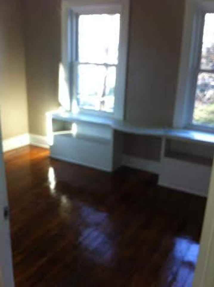 300 Country Club Rd - Photo 5 of 23