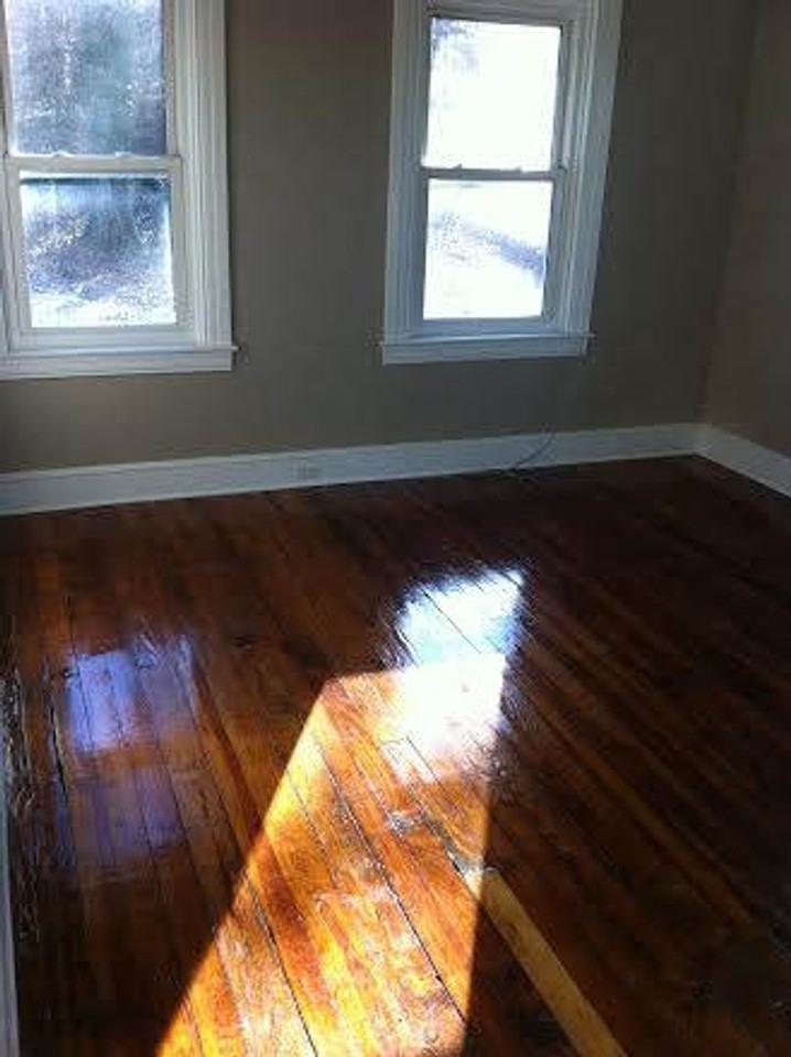 300 Country Club Rd - Photo 6 of 23