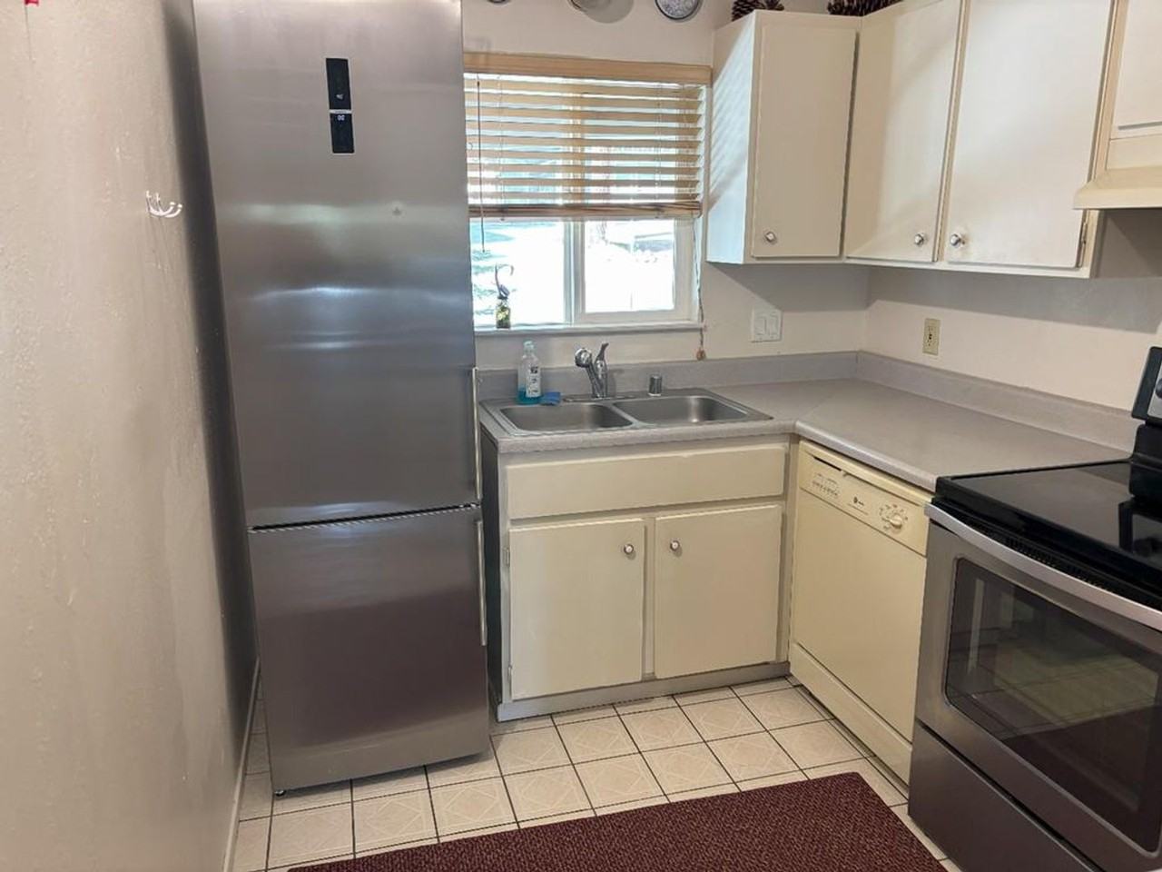 801 Northwood Blvd #14 - Photo 4 of 17