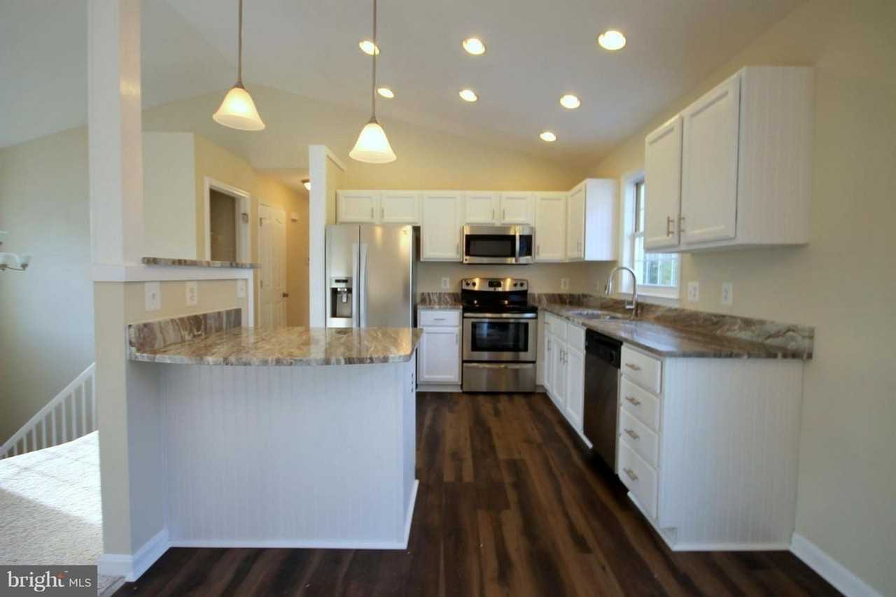 8605 Oldham Rd - Photo 2 of 30
