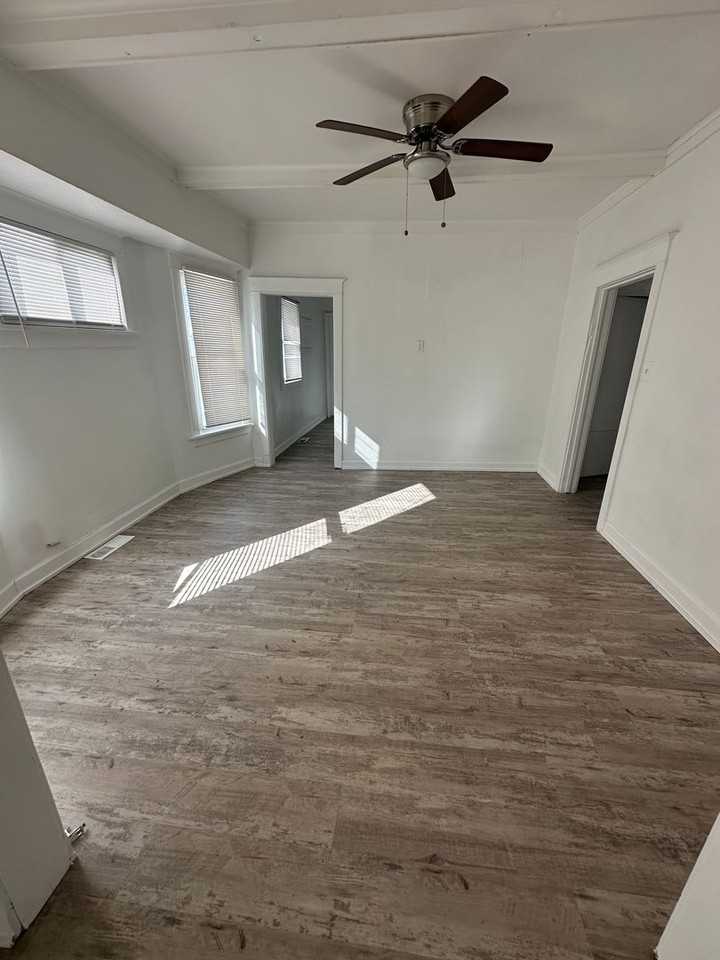 2900 E 21st St - Photo 4 of 19