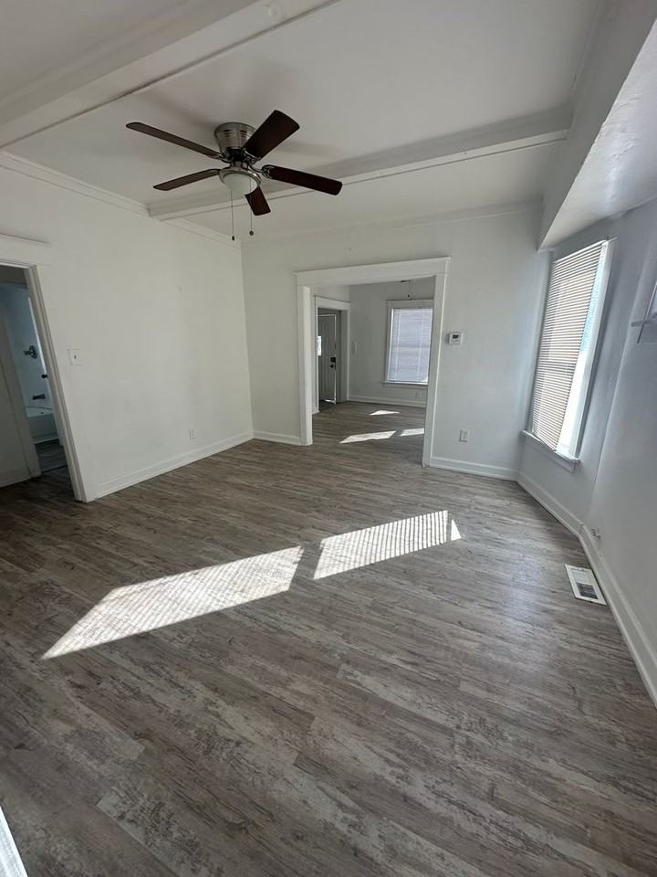 2900 E 21st St - Photo 5 of 19