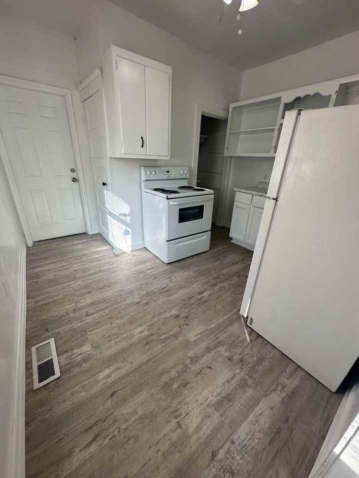 2900 E 21st St - Photo 6 of 19