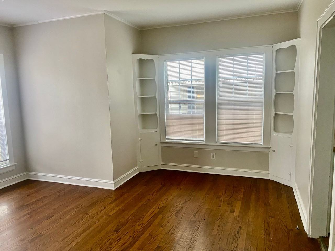 427 Stephenson St - Photo 4 of 30