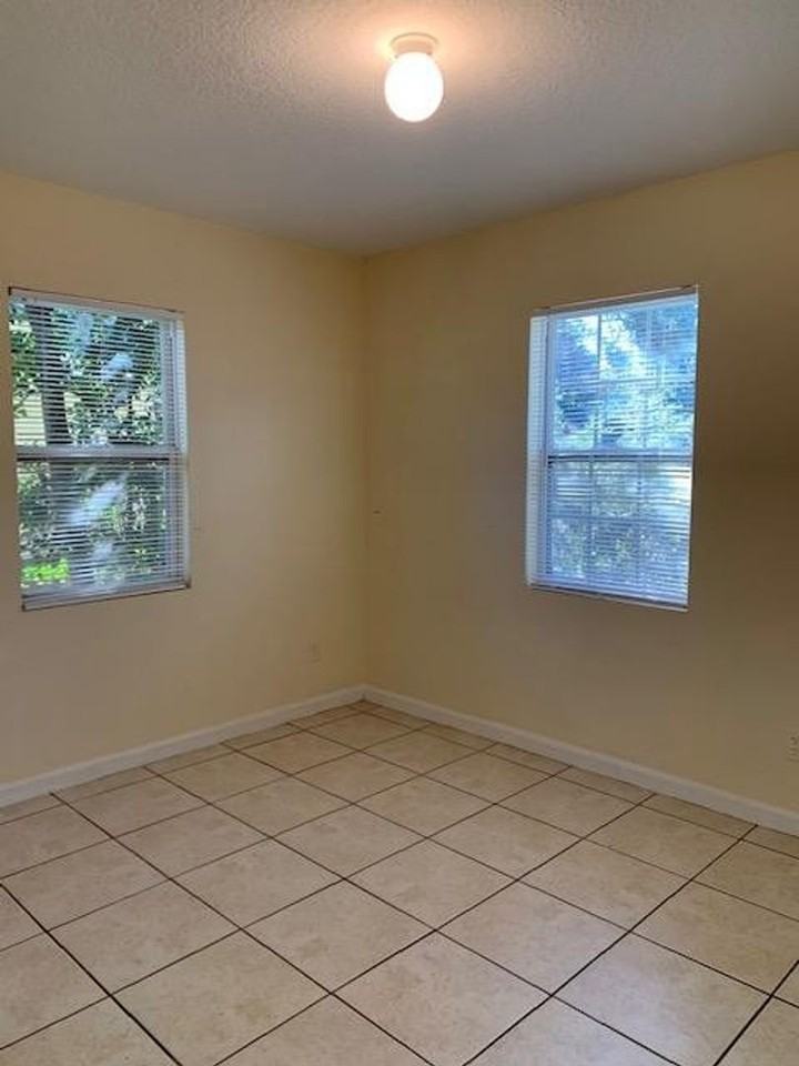 722 E Brookwood Pl - Photo 6 of 8