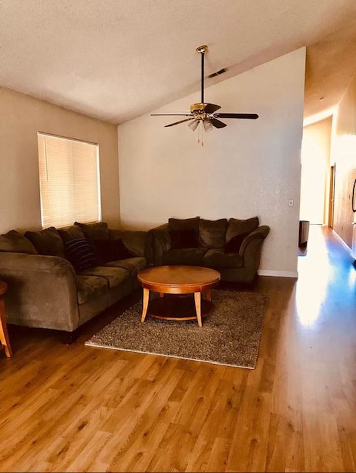 1432 Muir Pl - Photo 2 of 11