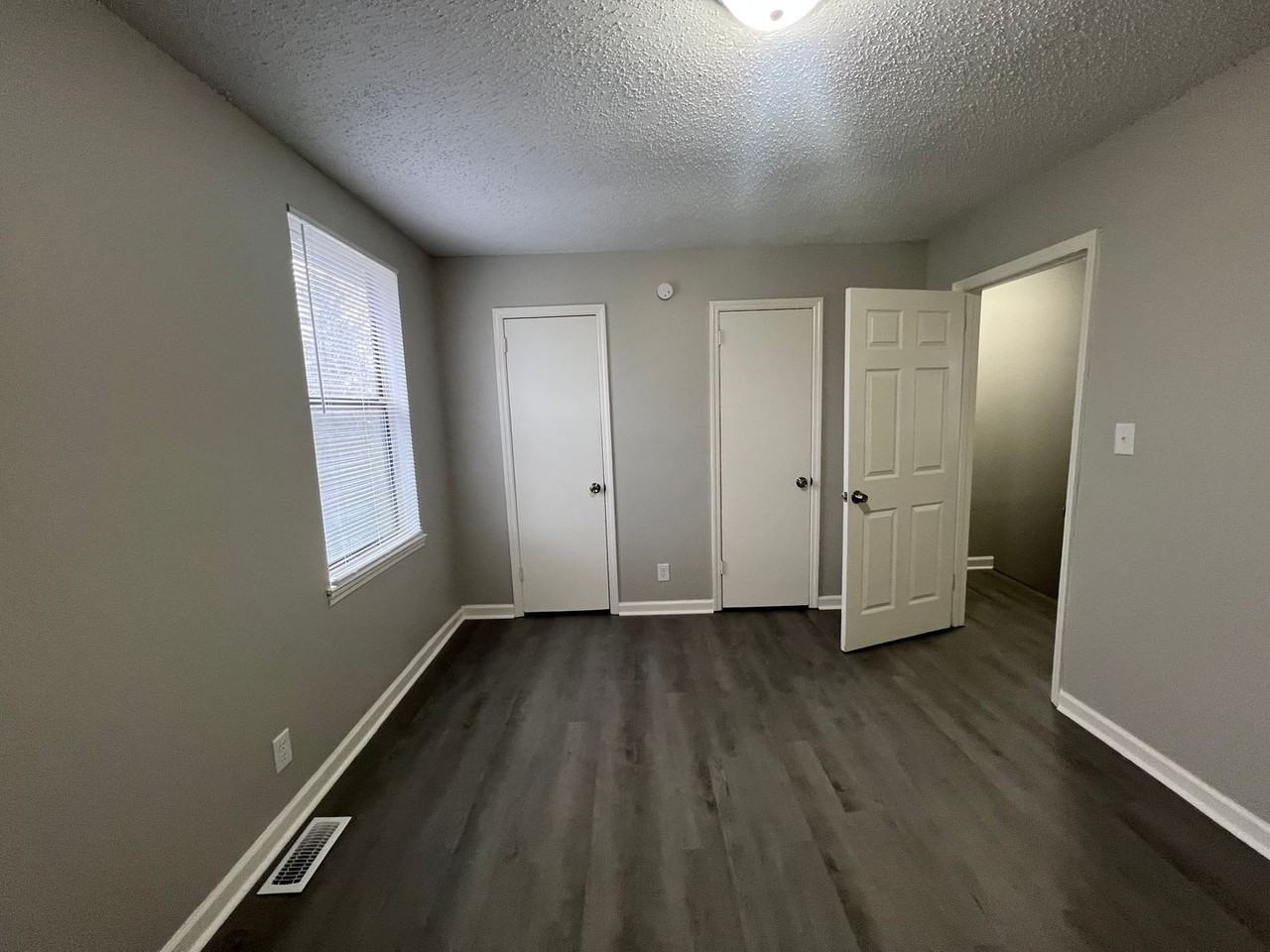 226 Greenleaf Cir - Photo 5 of 6