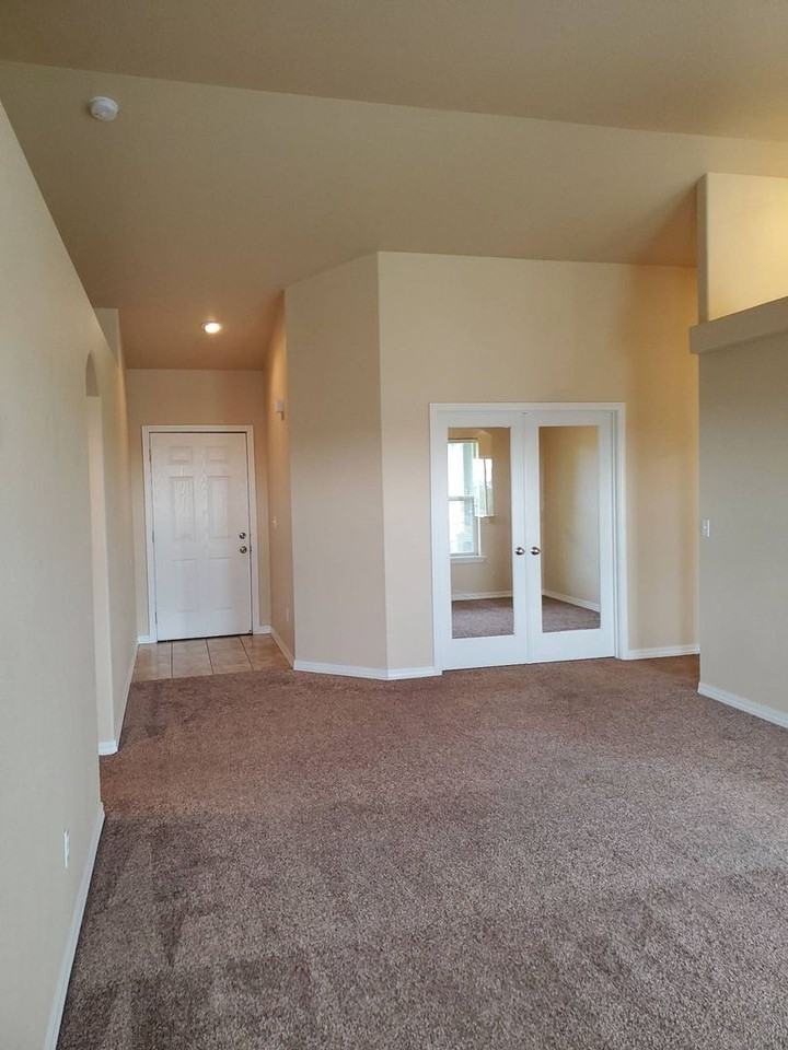 601 N Mississippi Dr - Photo 2 of 24