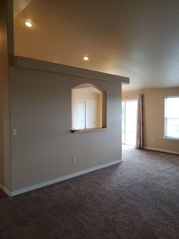 601 N Mississippi Dr - Photo 3 of 24