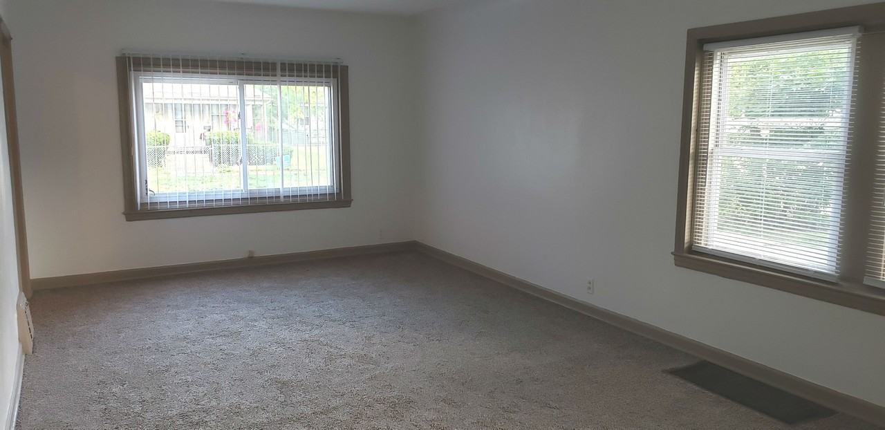 1187 Kenneth St - Photo 3 of 17