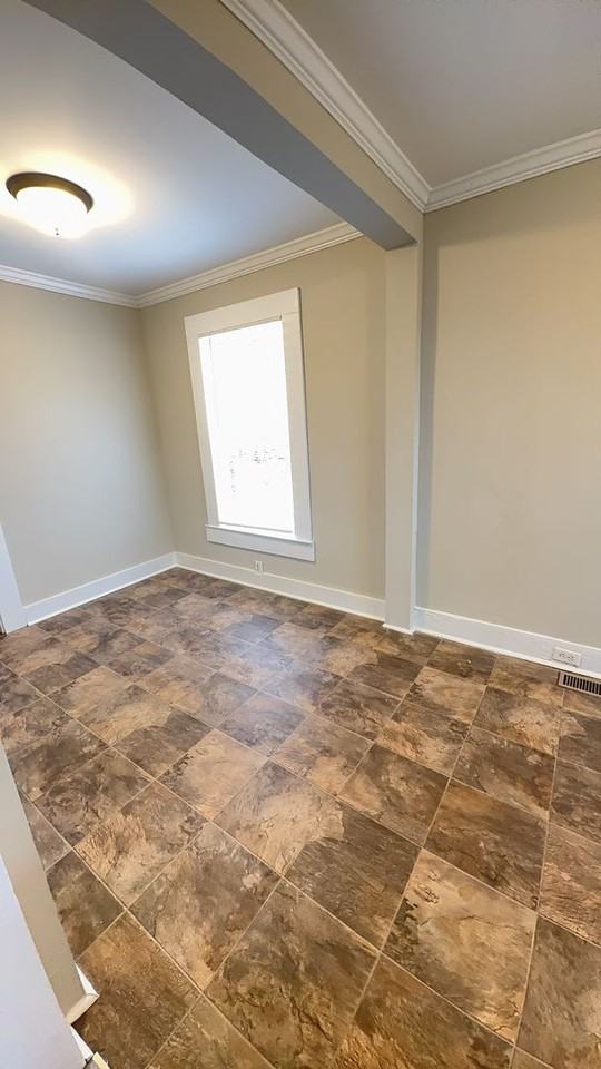 1421 Roper Ave - Photo 7 of 12