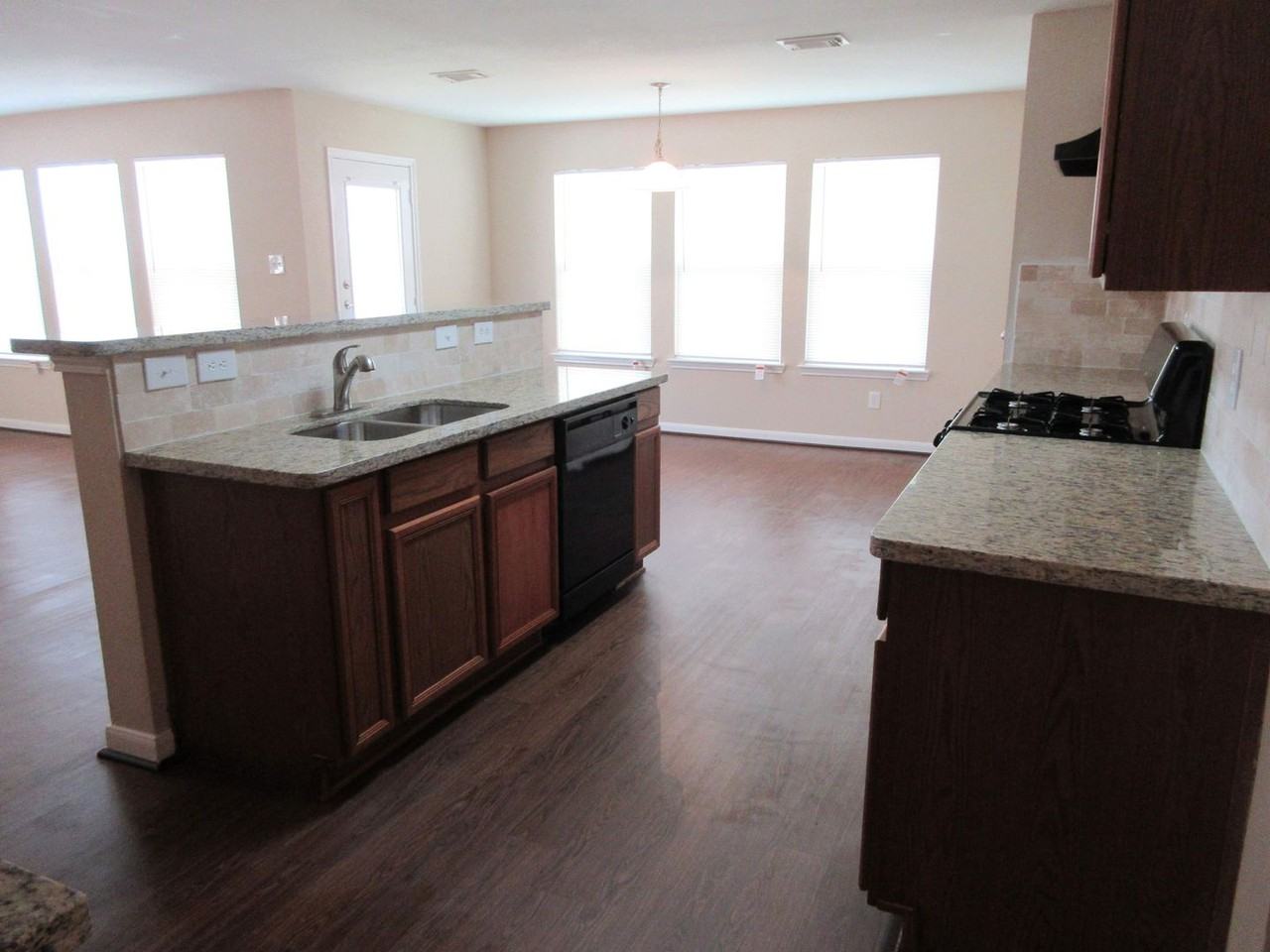 18118 Tawnas Way Ln - Photo 2 of 25