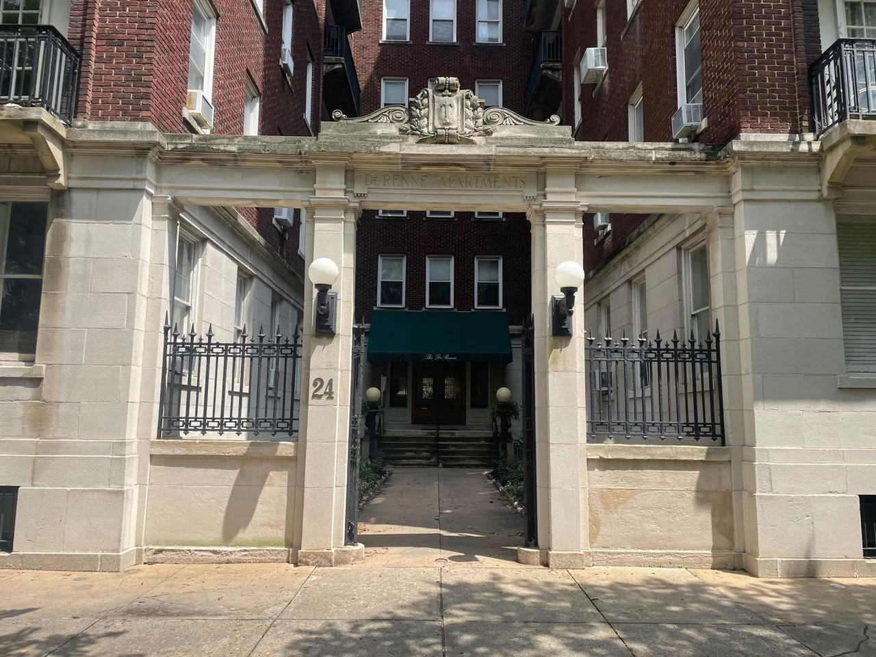 24 E Liberty St - Photo 2 of 17