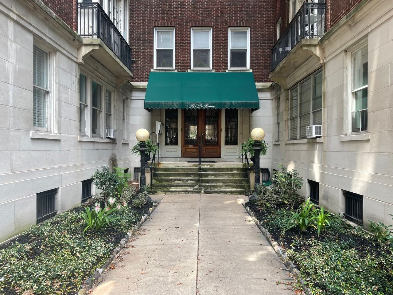 24 E Liberty St - Photo 3 of 17