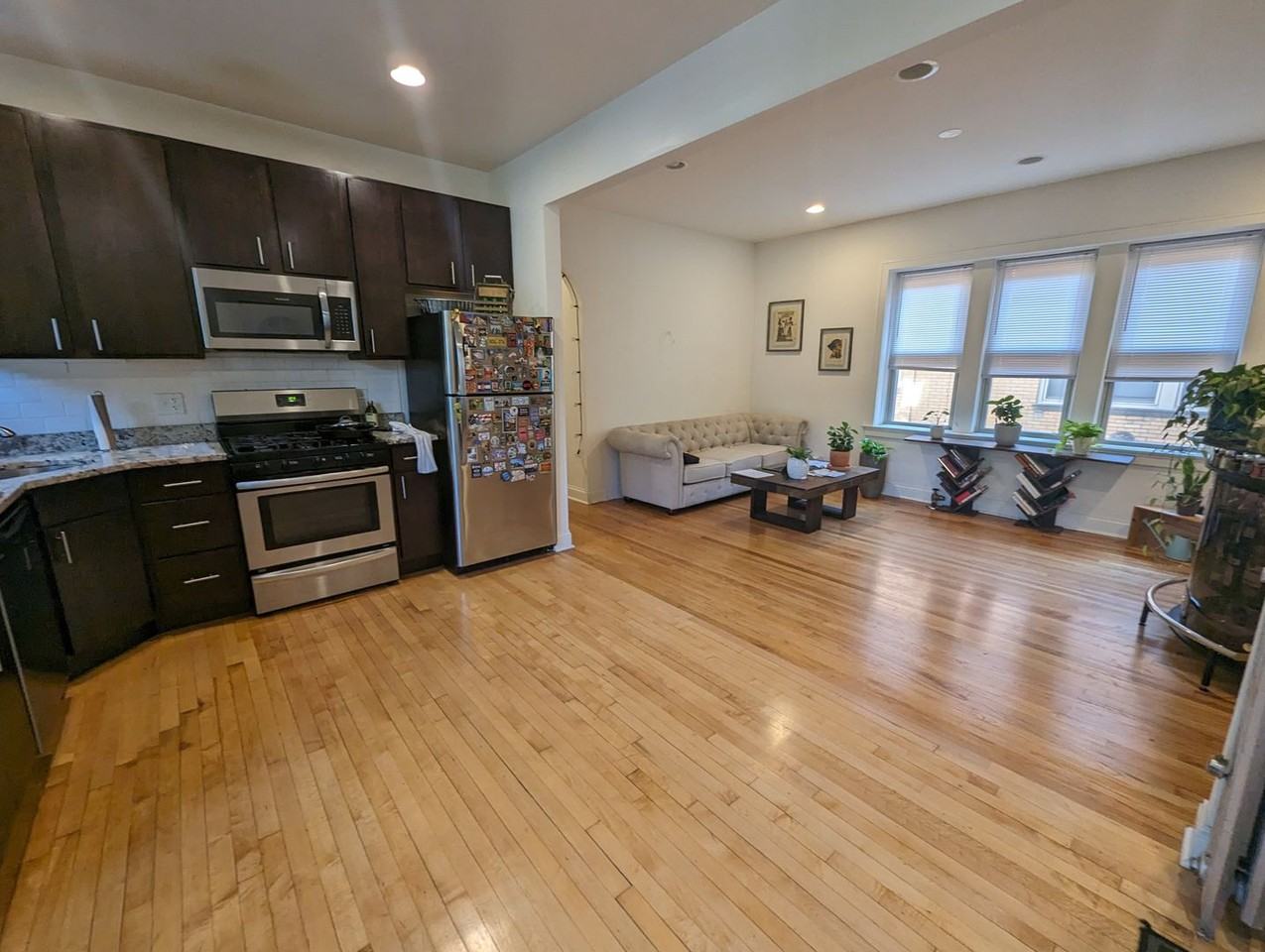 3411 W Balmoral Ave - Photo 2 of 17