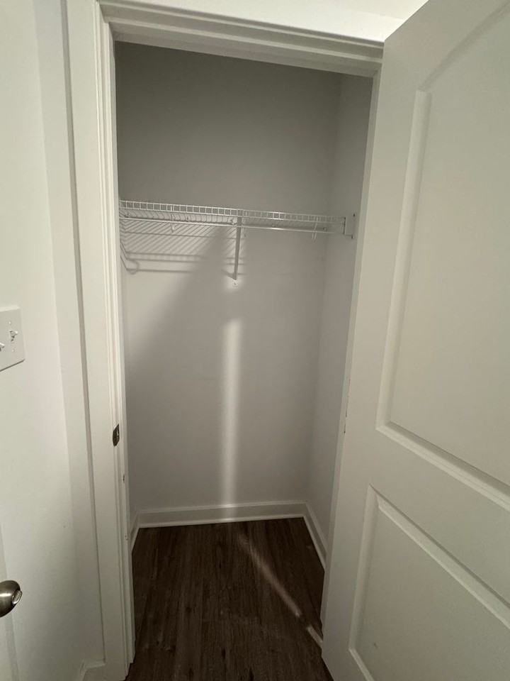 618 Dripping Spring Dr - Photo 3 of 17