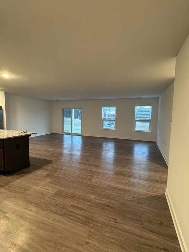 618 Dripping Spring Dr - Photo 7 of 17