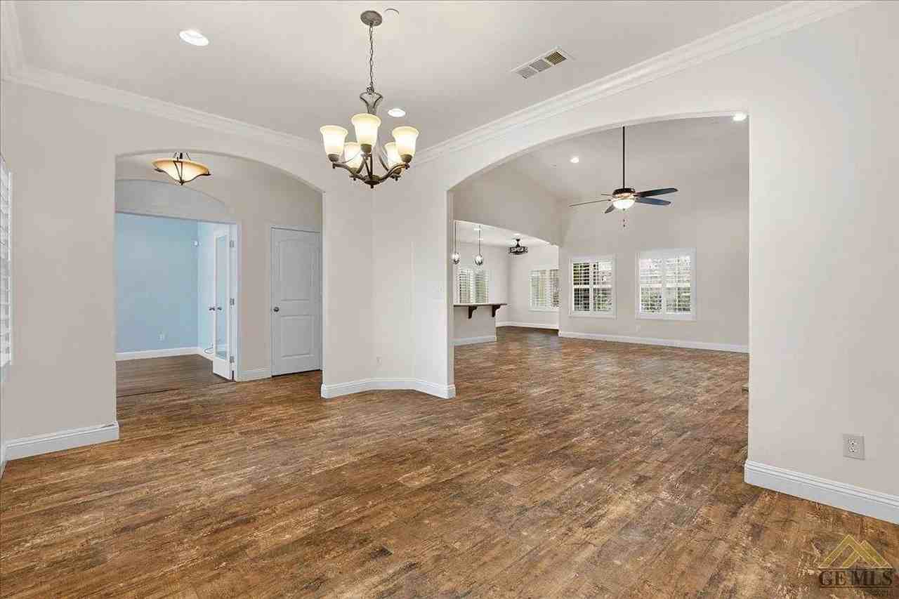 13317 Sunlight Star St - Photo 4 of 23