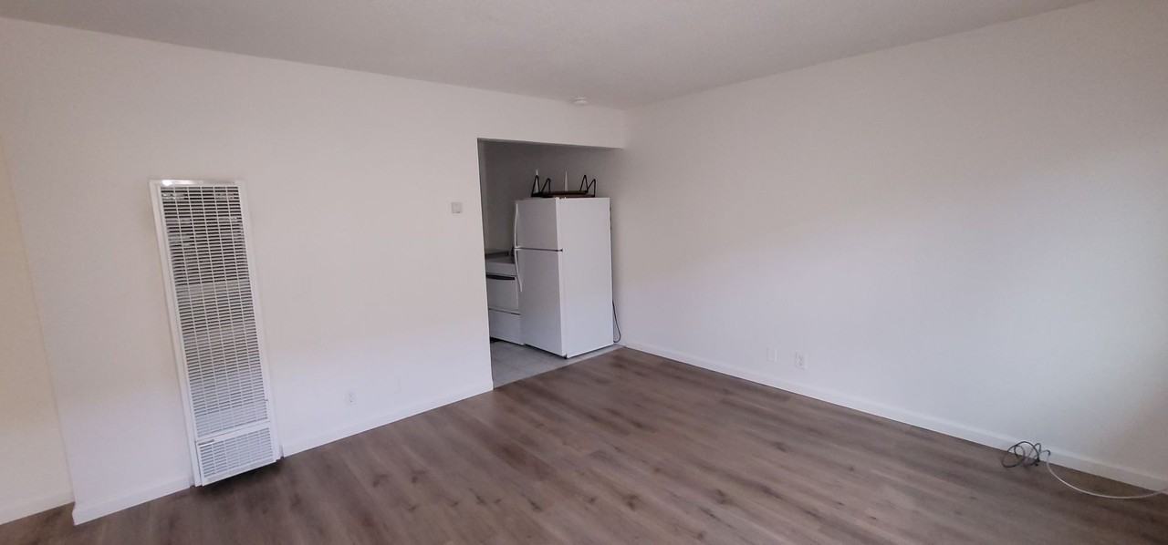 29061 Dixon St - Photo 3 of 12
