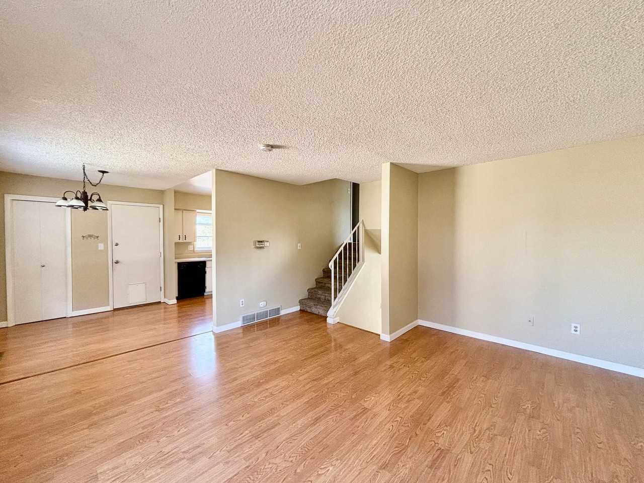 2431 W Stuart St - Photo 2 of 21