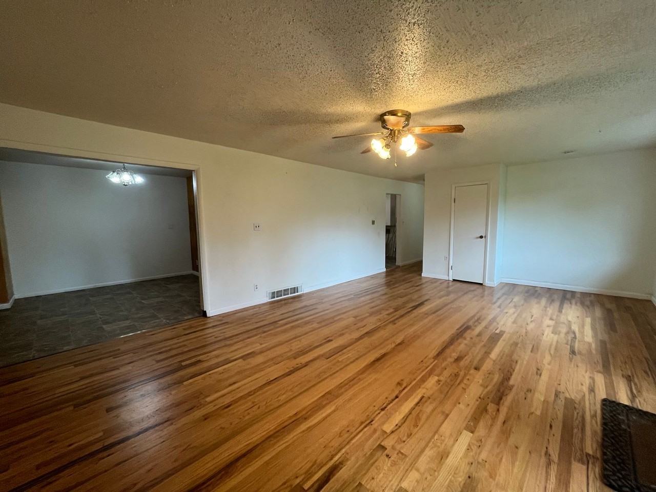 1413 W Mulberry St - Photo 3 of 25