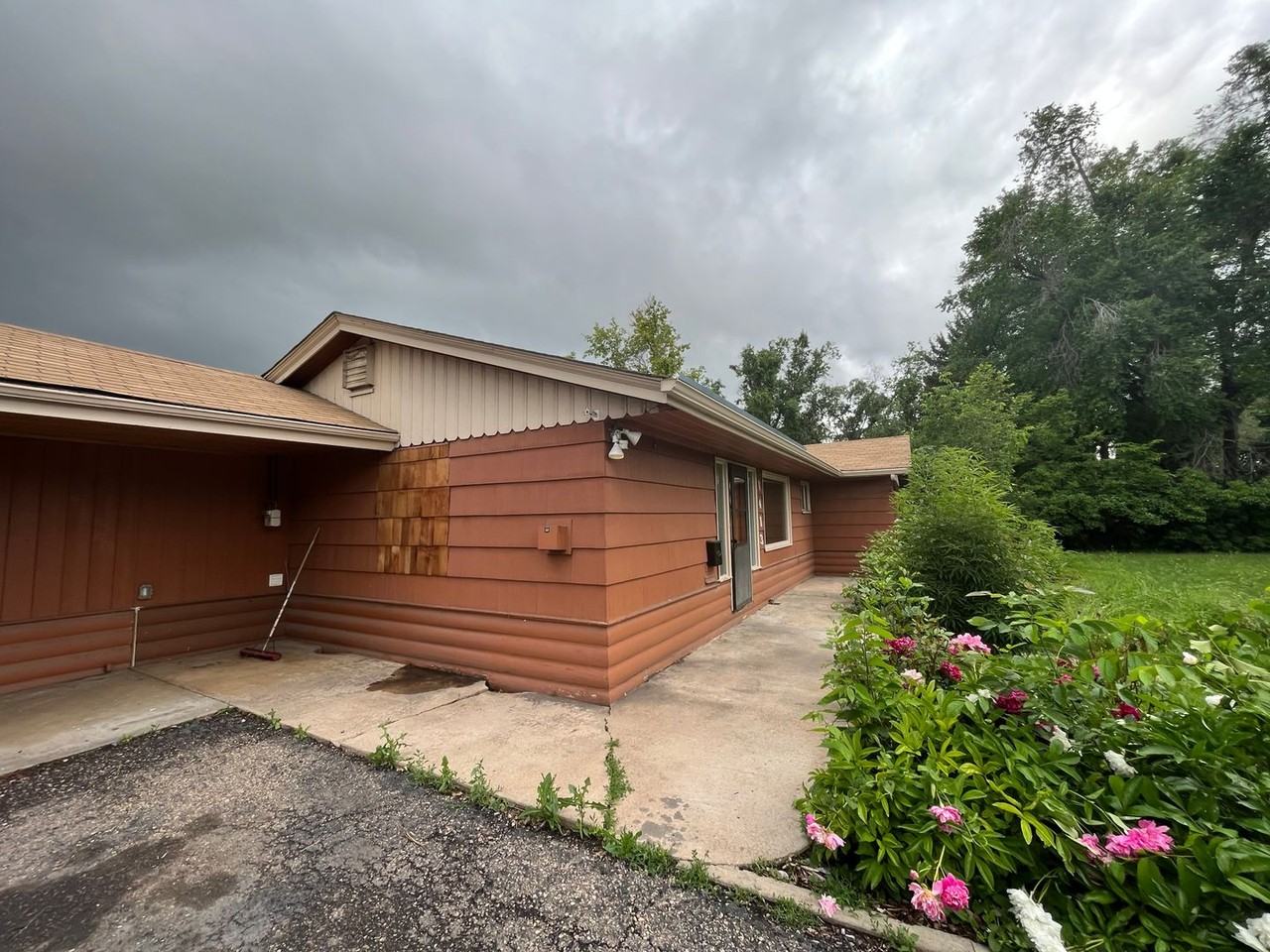 1413 W Mulberry St - Photo 5 of 25