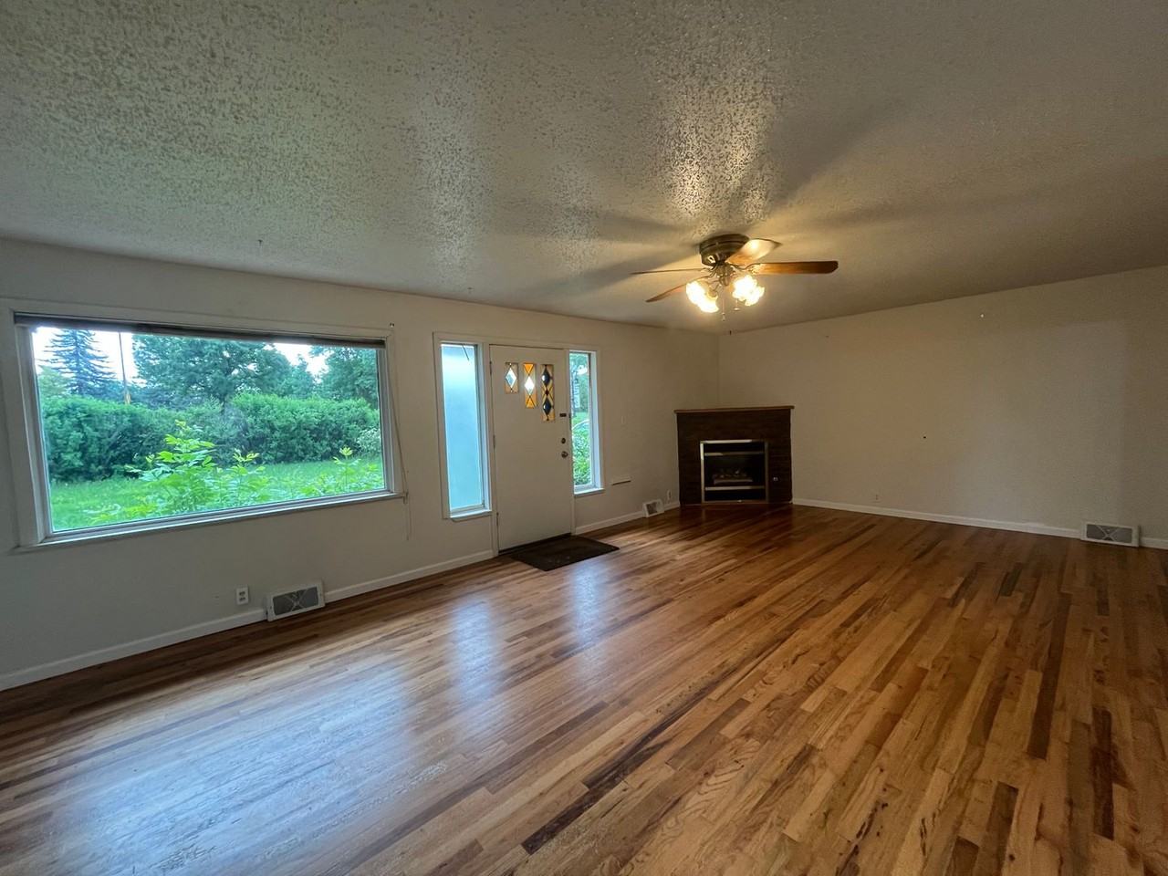 1413 W Mulberry St - Photo 6 of 25