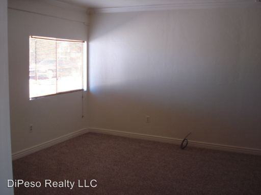 217 N Scott Ave - Photo 3 of 6