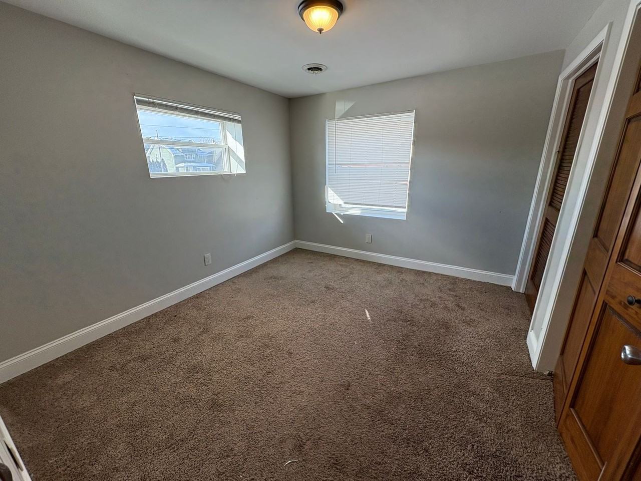 329 Southside Pkwy - Photo 3 of 7