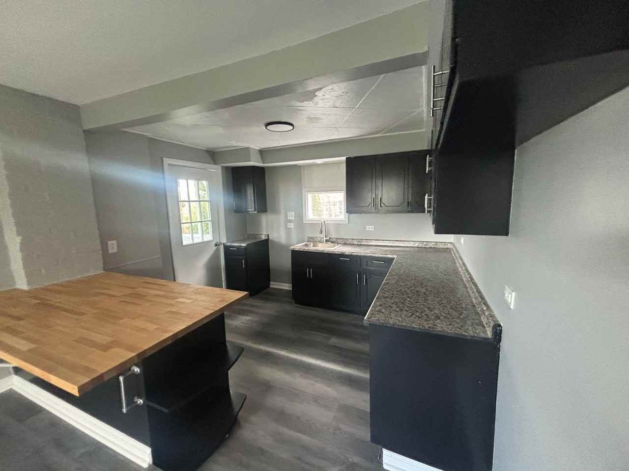 4027 Inland Ave - Photo 2 of 7