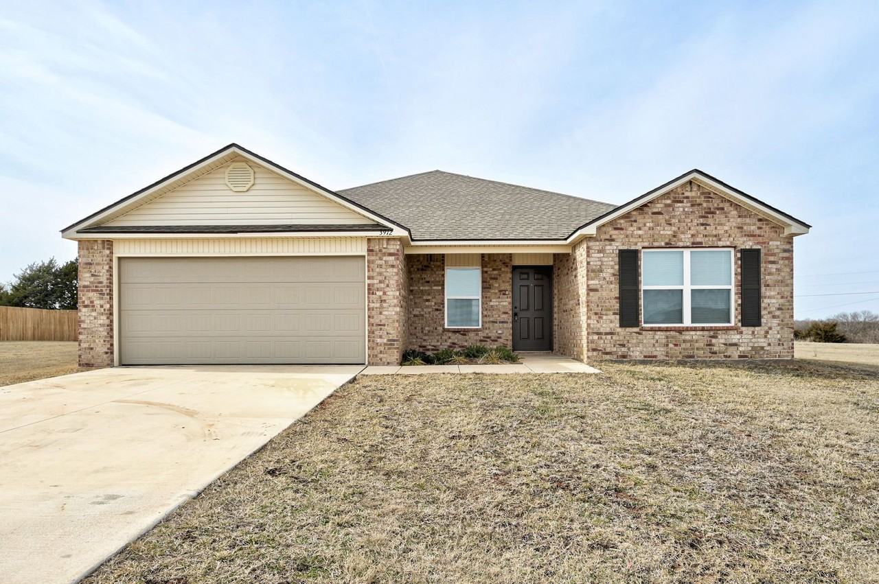 3912 Elm Ridge St - Photo 2 of 35