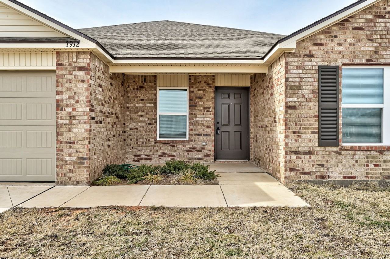 3912 Elm Ridge St - Photo 4 of 35