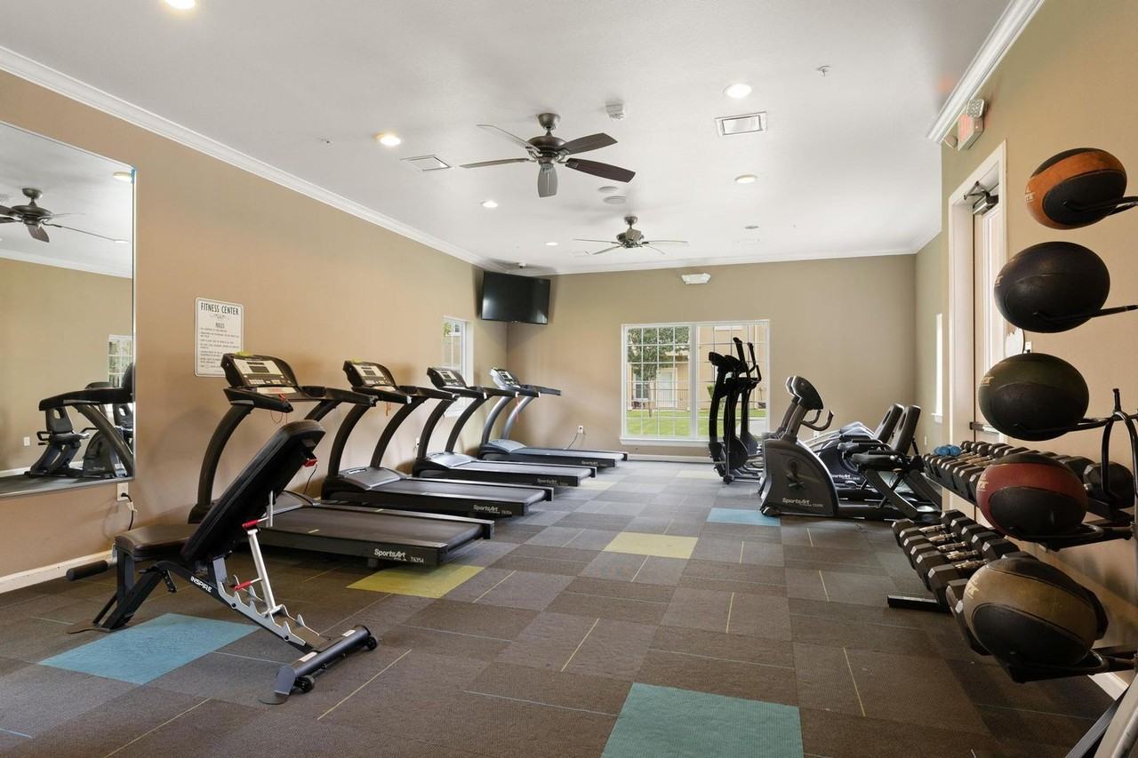 Jackson Place Apartments - Photo 4 of 49