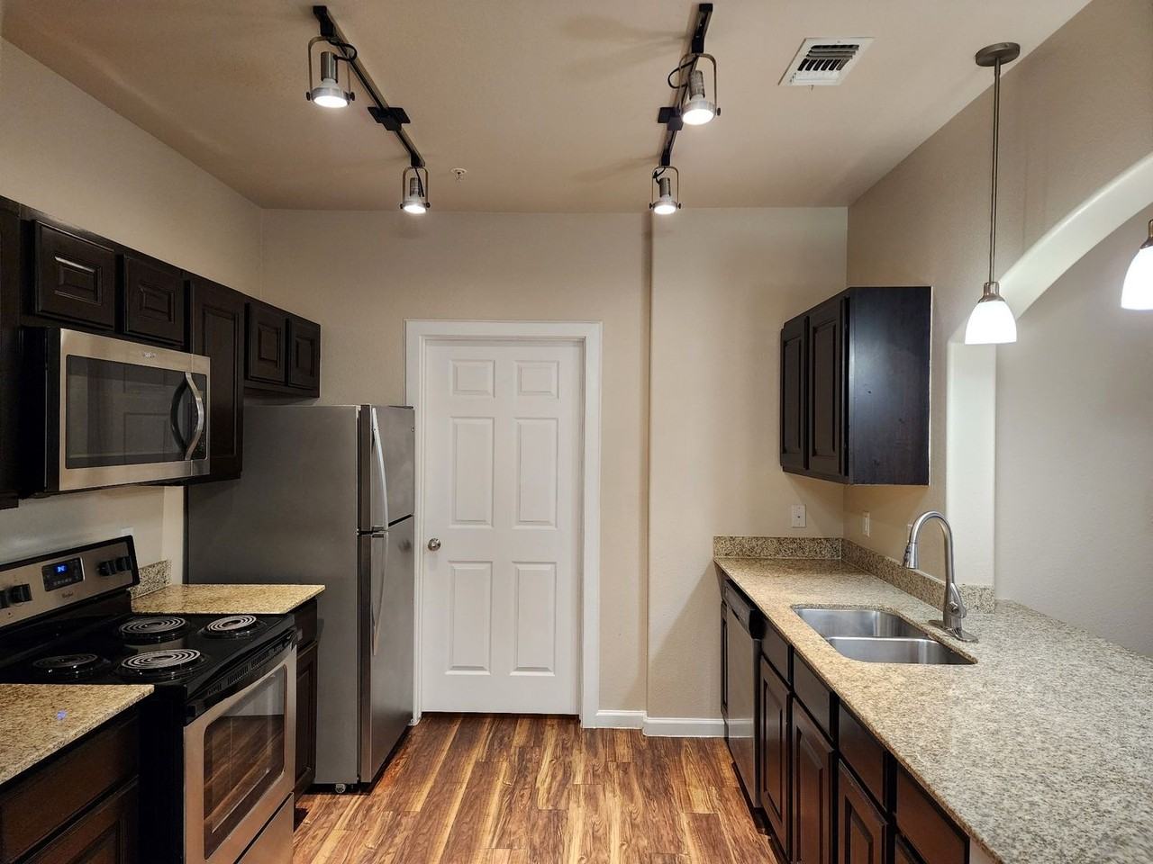 Jackson Place Apartments - Photo 2 of 34