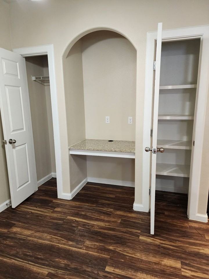 Jackson Place Apartments - Photo 4 of 34