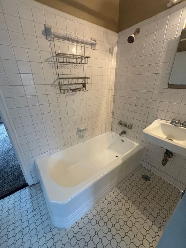 3840 Creswell Ave #1 - Photo 6 of 7