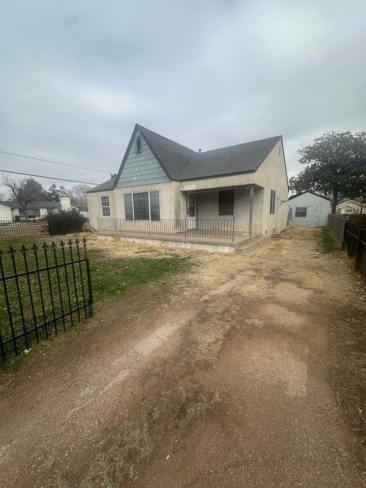 1321 Axtell St - Photo 2 of 19