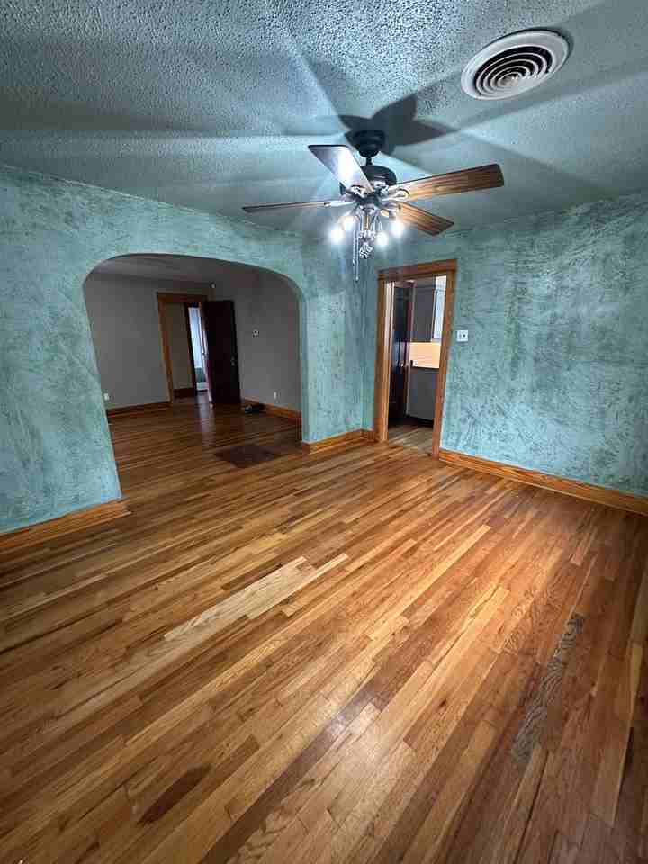 1321 Axtell St - Photo 6 of 19