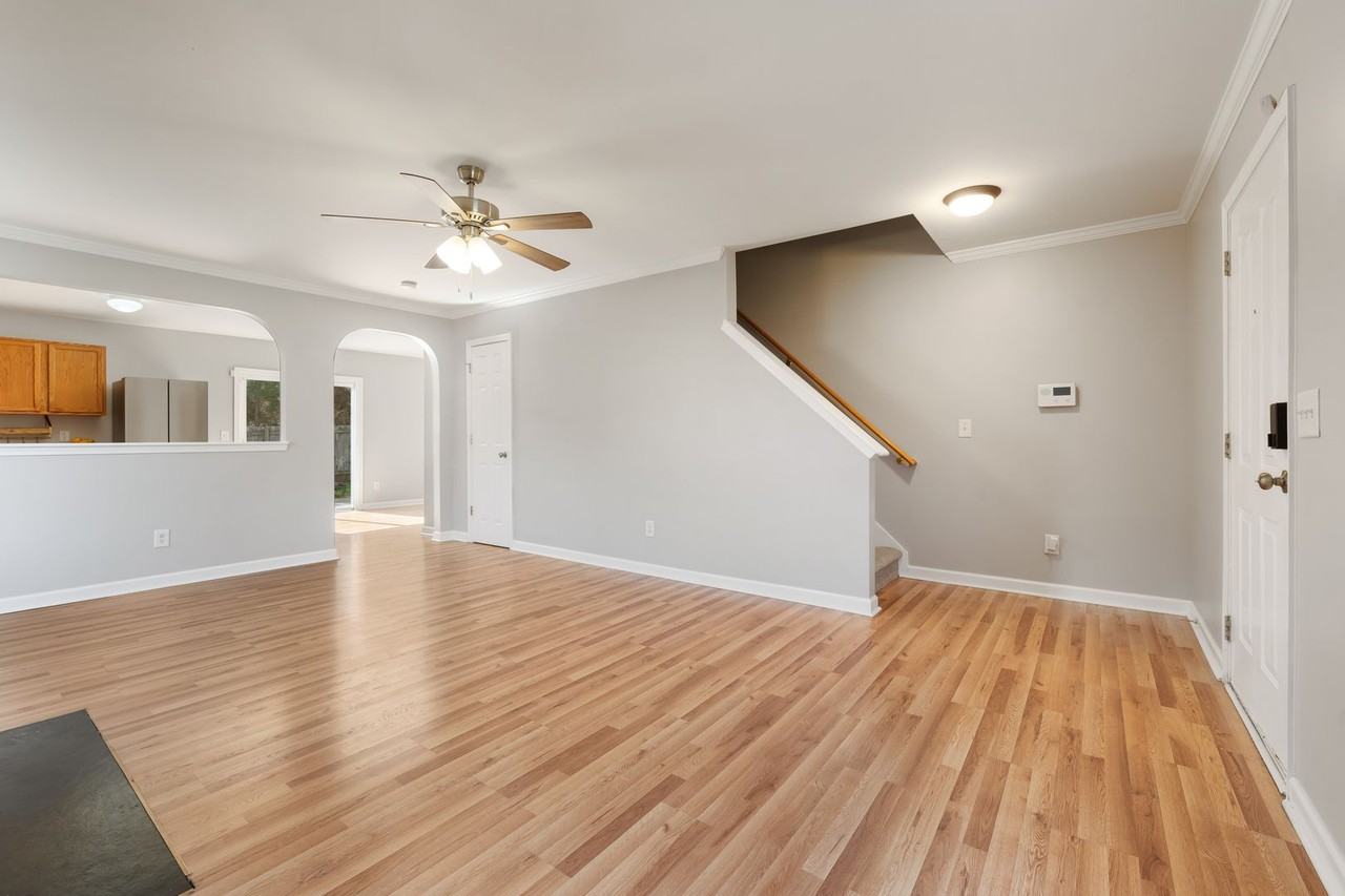 2903 Skybrook Ln - Photo 2 of 18